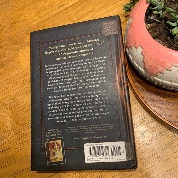 Monster Slayer Dungeon & Dragons book - Picture 2 of 2